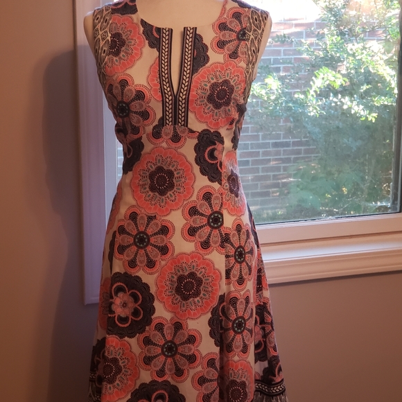 Beautiful Liz Claiborne dreas - Picture 2 of 14